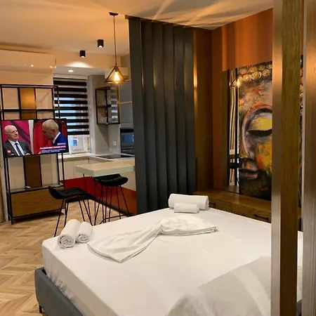 Haris No.3 טיראנה